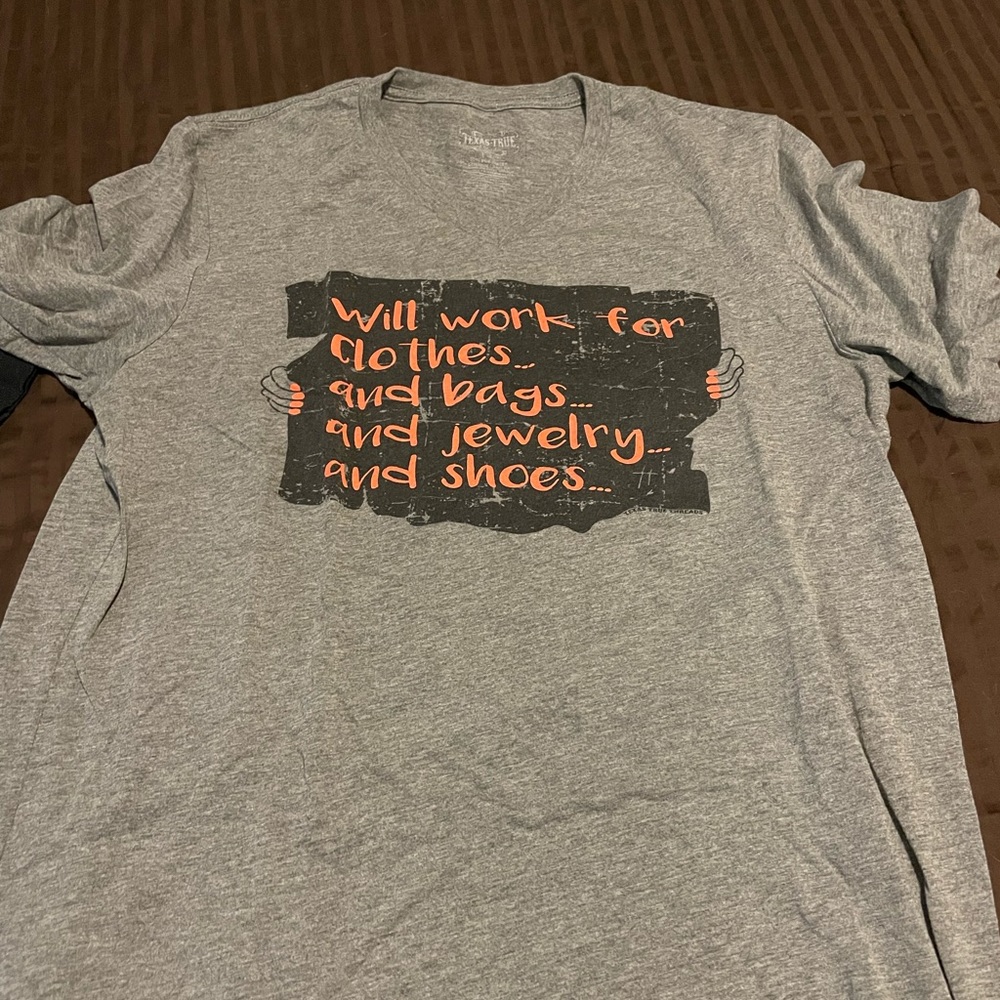 Cute graphic shirt
